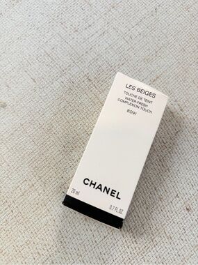 CHANEL Les Beiges Water-Fresh Complexion Touch BD91 - White & Black Packaging